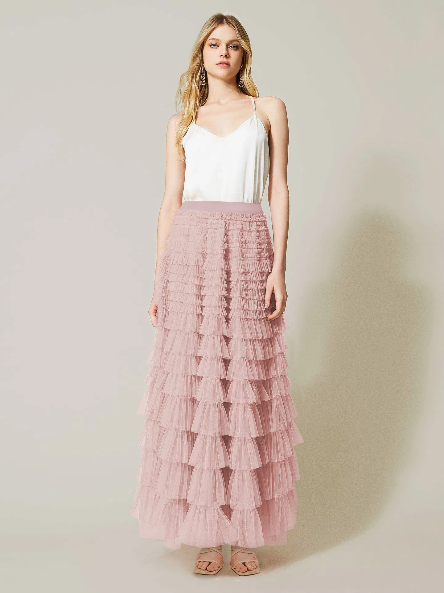 Elegant Pleated Women's Skirt Details