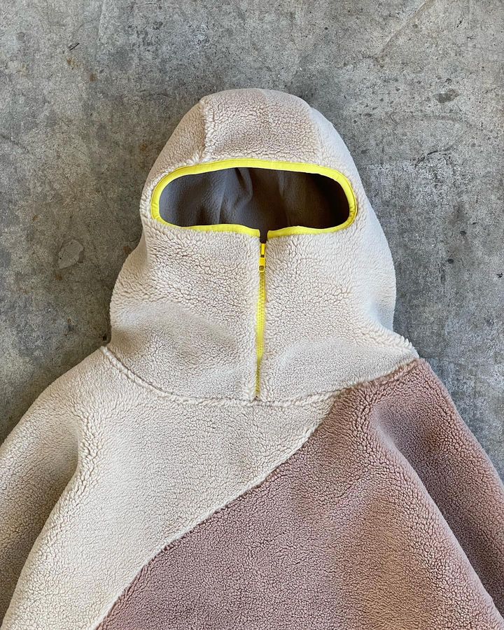 Hoodie Detail 8