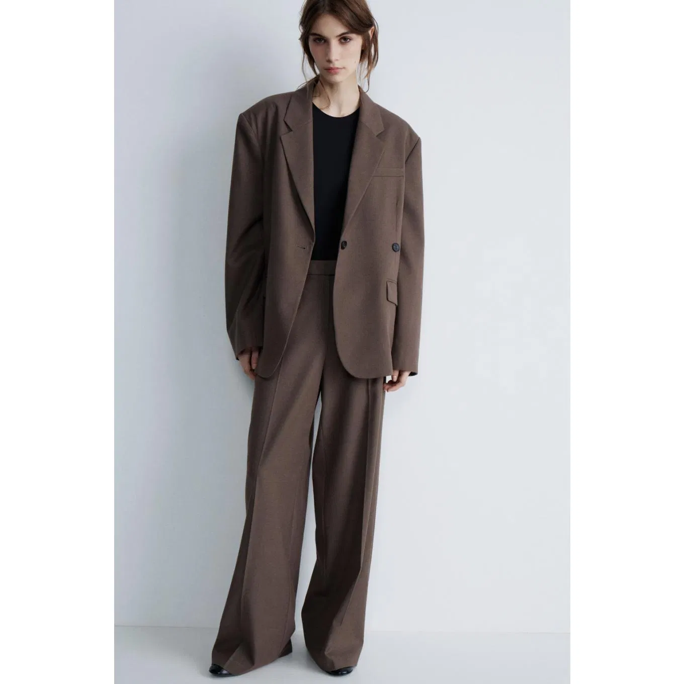 High-End Wholesale Loose Fit Wool Blend Fabric Women's Suits Blazer with Adjustable Back Buttons Design for Autumn Casual Wear