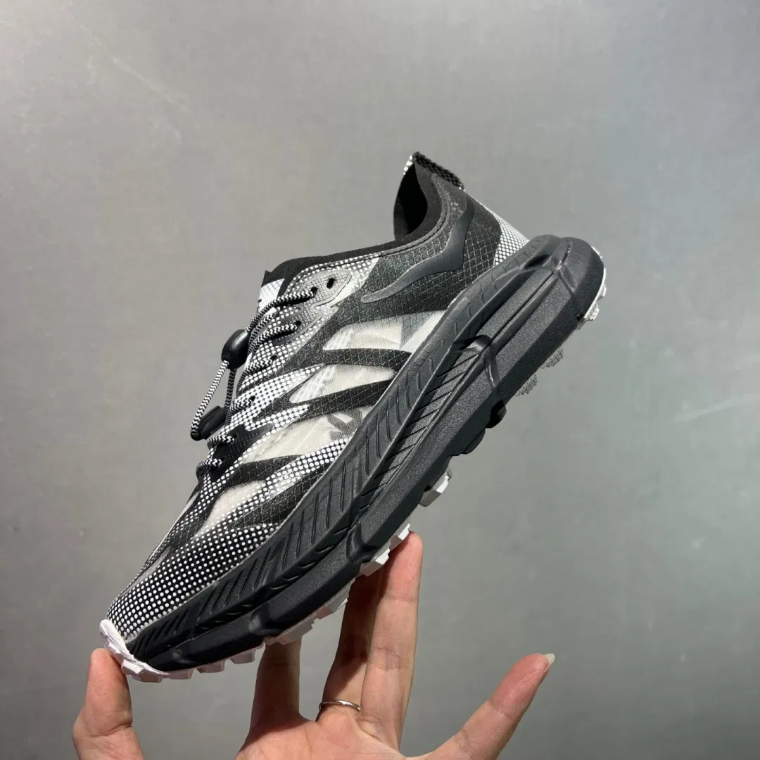 Hoka U Satisfy Running Mafate Trail Black and White Shock Absorbing Road Running Sneakers Runner Trainer Putian Shoes