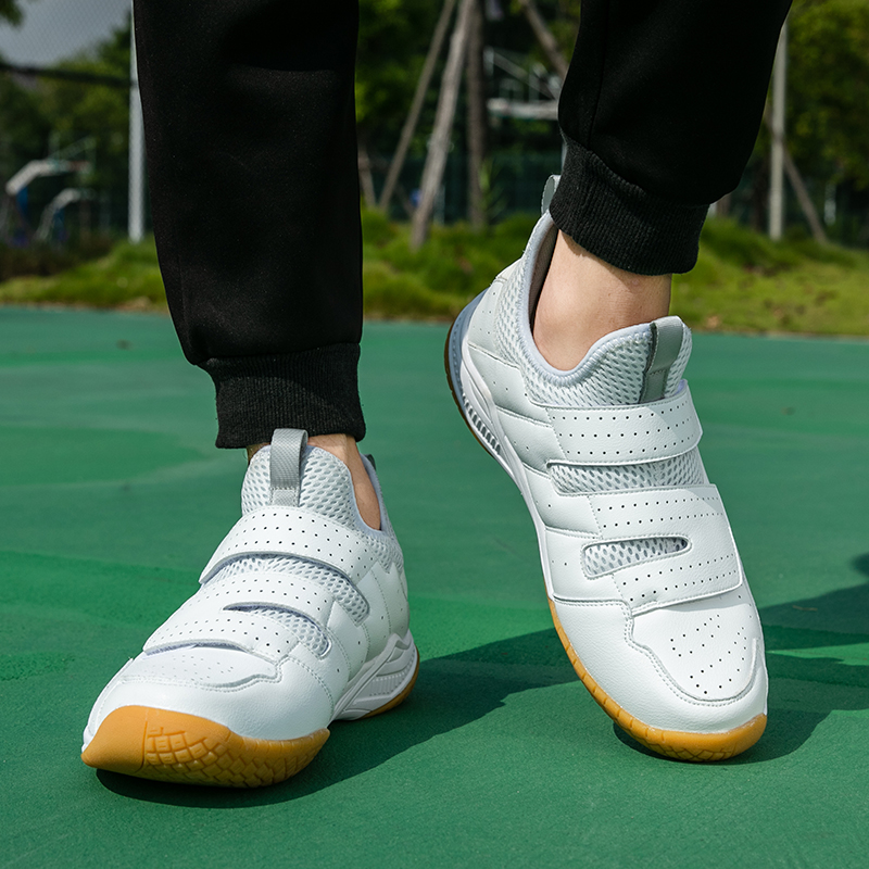 New 2025 High Quality White Volleyball Shoes for Women Sports Training Anti-slip Arch Support Sports Men Badminton Shoe Brand