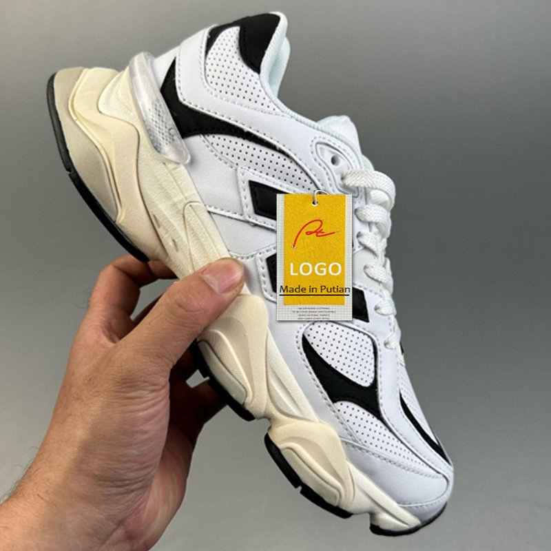 Hot Selling Brand Designer Clover Board Shoes Outdoor Fashion Sneakers Popular Cricket Shoes