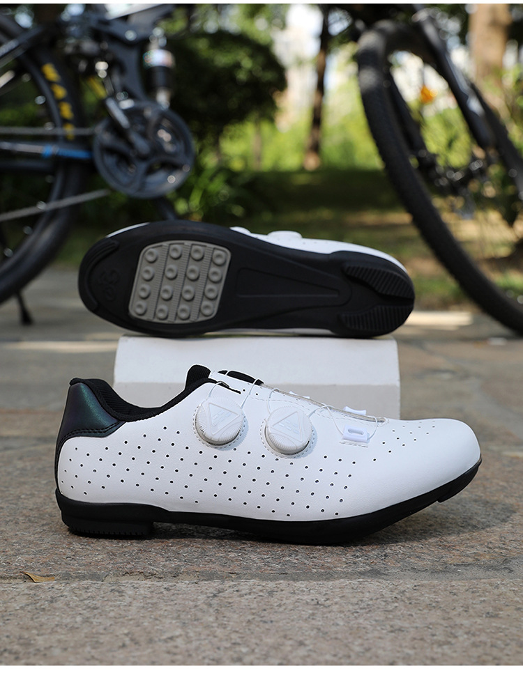 Outdoor sports product display 18