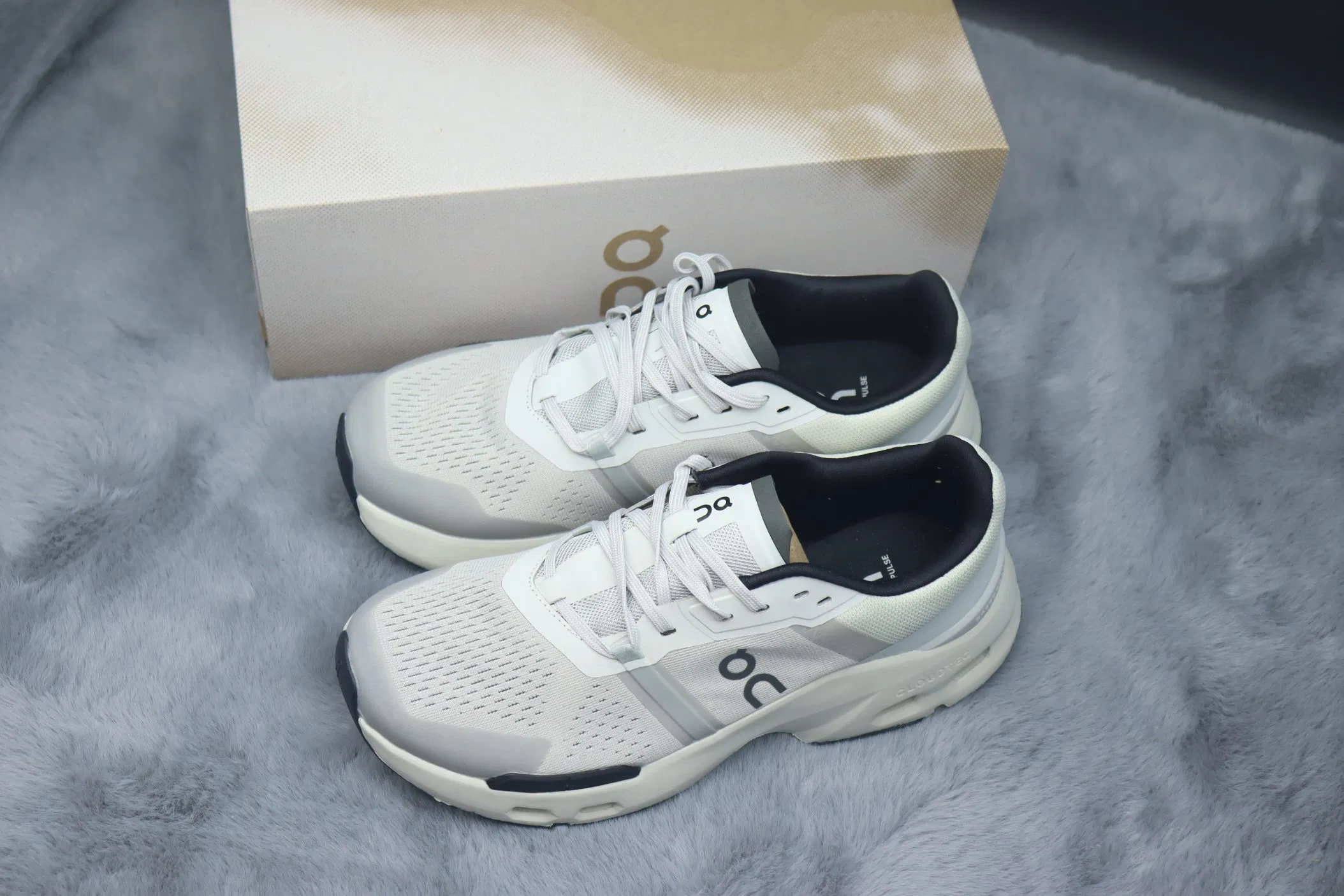2025 Walking Shoes Fashion Sneakers Men Trail Running Cross Training Shoes