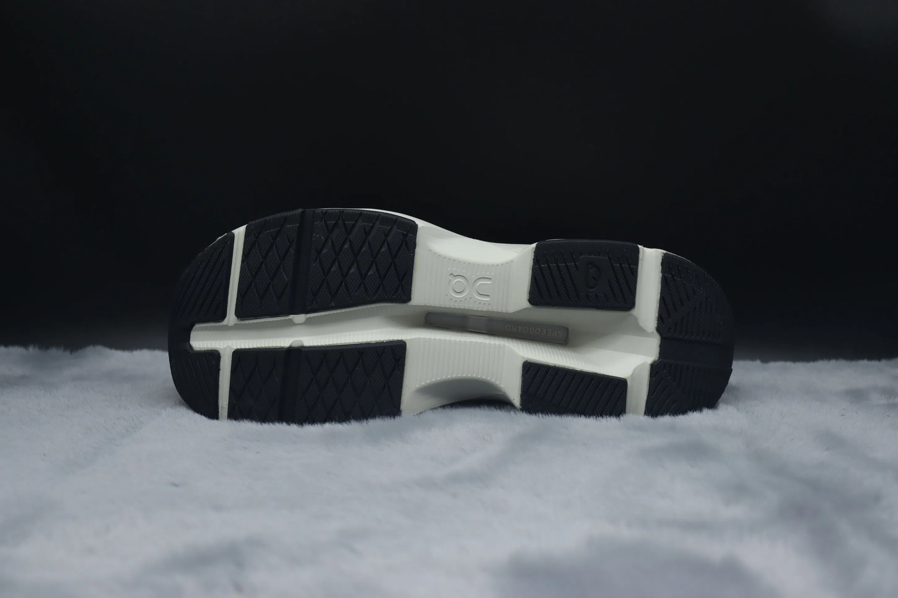 2025 Walking Shoes Fashion Sneakers Men Trail Running Cross Training Shoes
