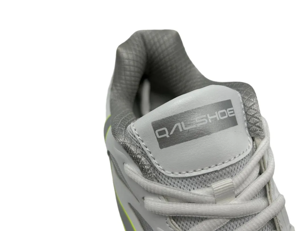 Sporty Cricket Shoes - Lightweight & Stylish Design
