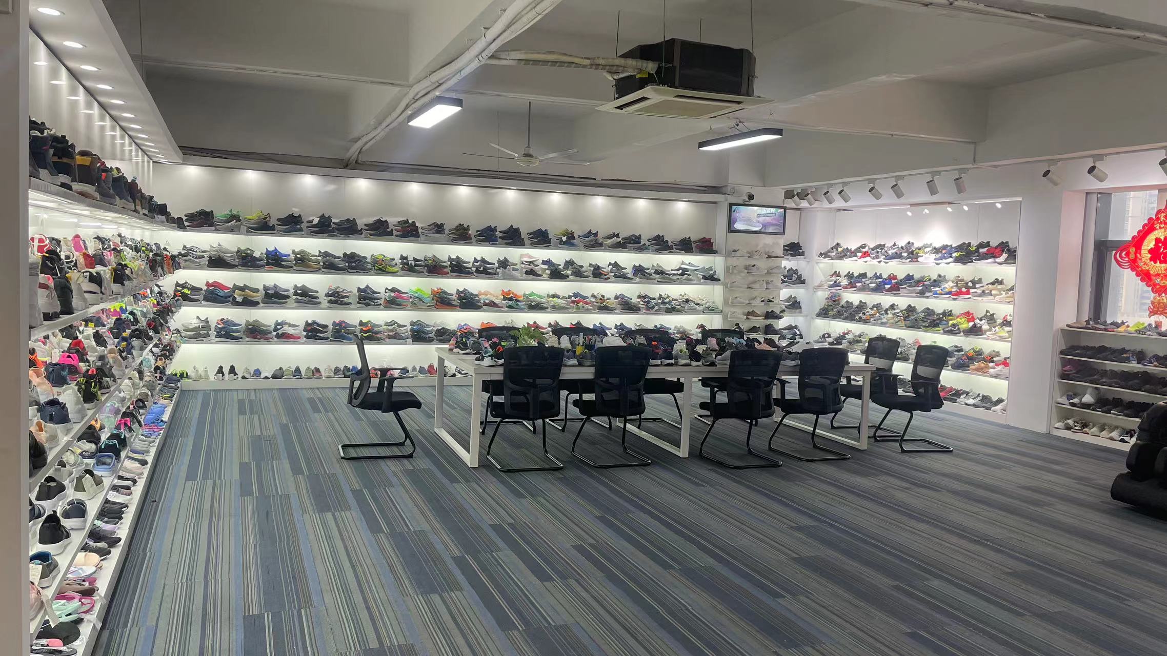 VR Showroom Showcase