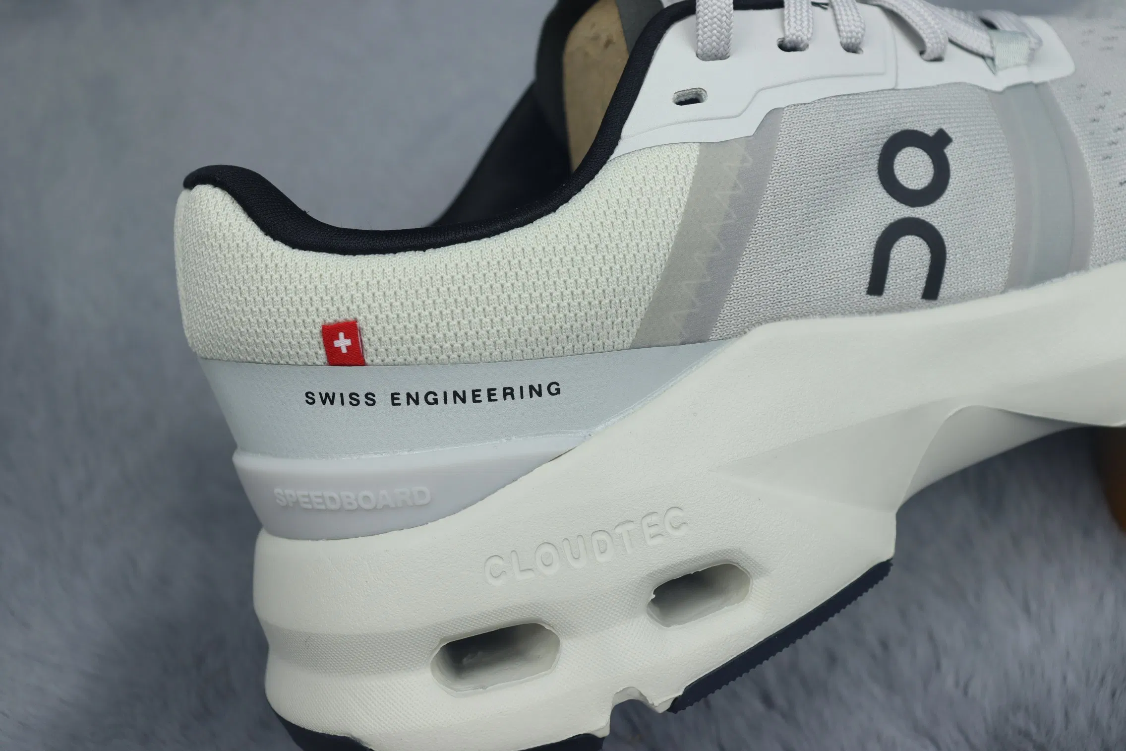 2025 Walking Shoes Fashion Sneakers Men Trail Running Cross Training Shoes