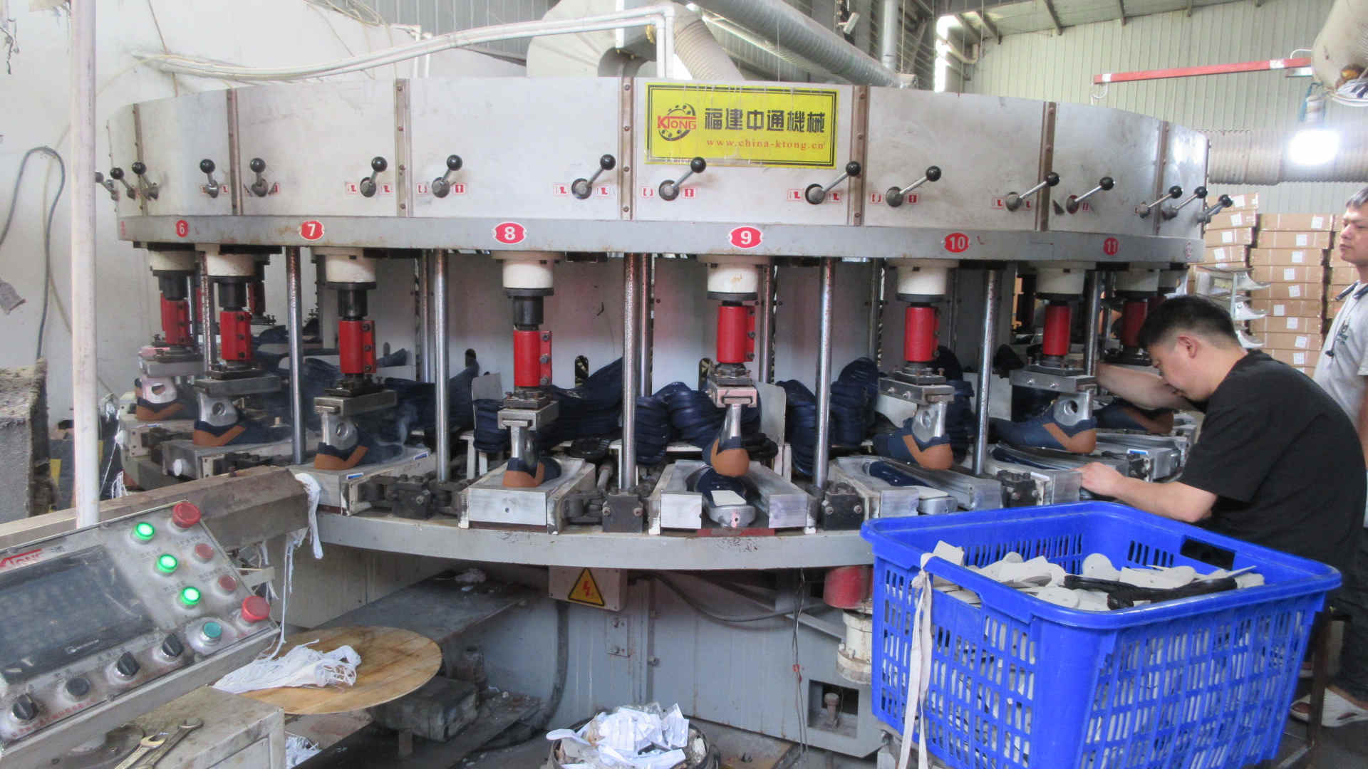 Injection molding process — sole manufacturing using advanced injection technology for durable footwear soles