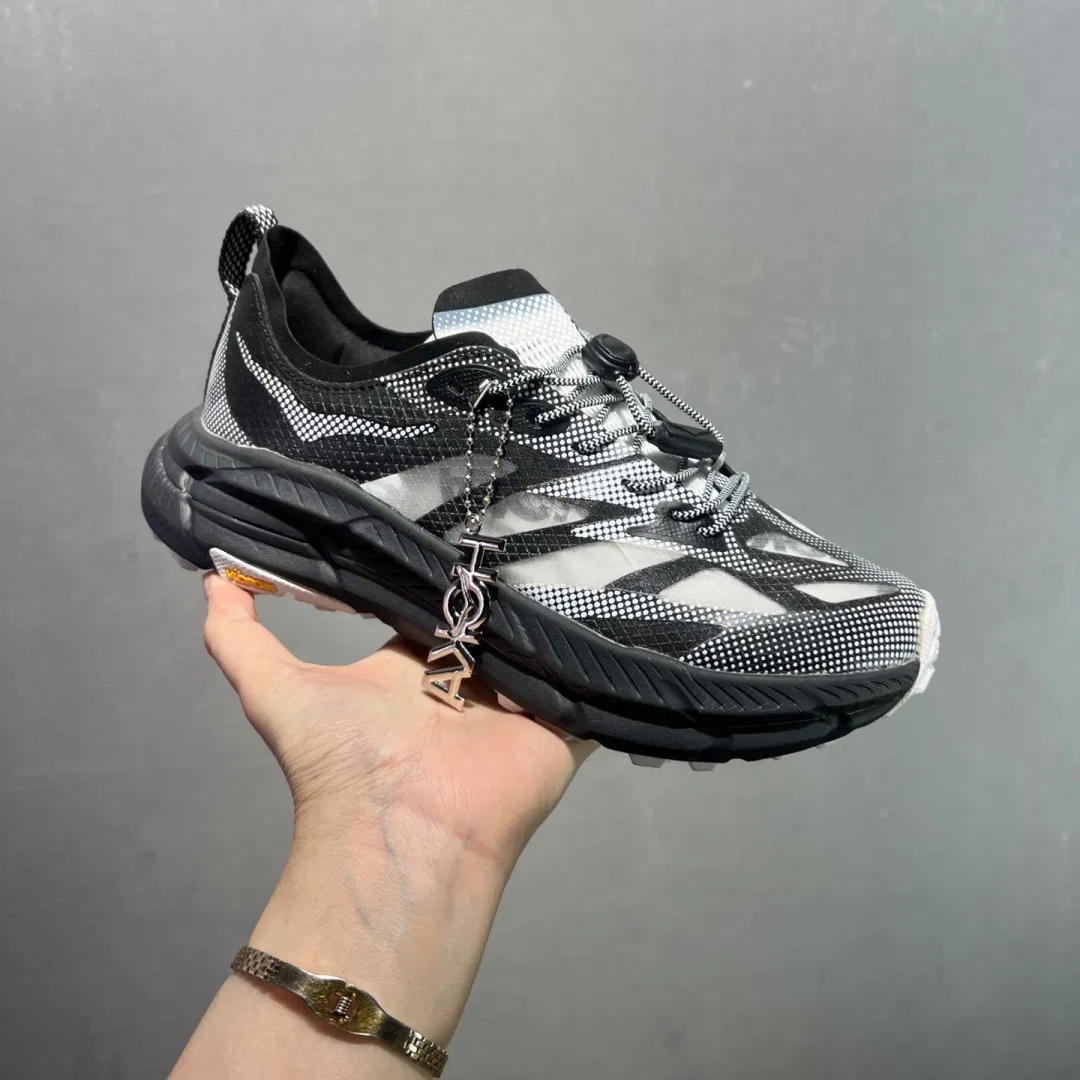 Hoka U Satisfy Running Mafate Trail Black and White Shock Absorbing Road Running Sneakers Runner Trainer Putian Shoes