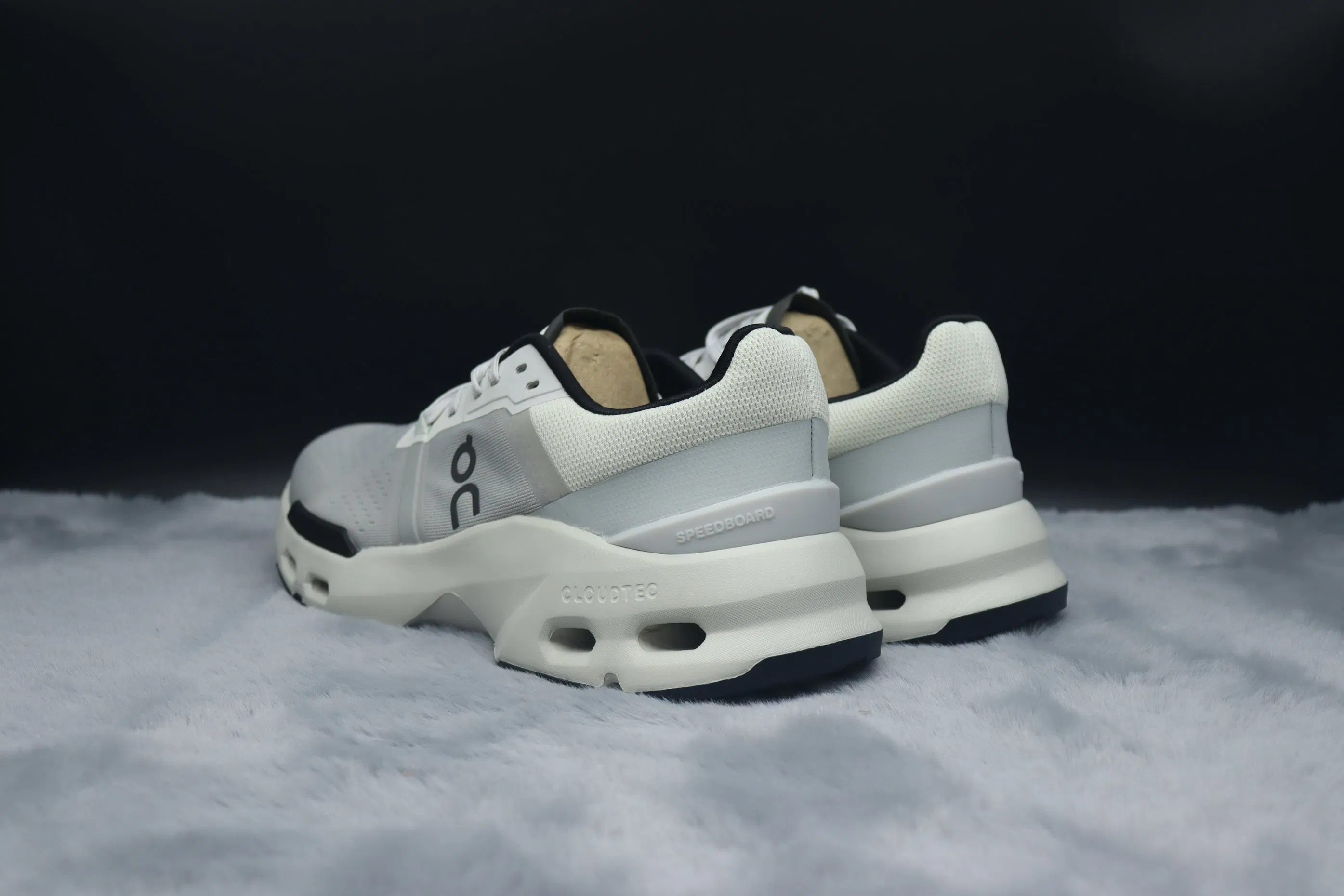 2025 Walking Shoes Fashion Sneakers Men Trail Running Cross Training Shoes