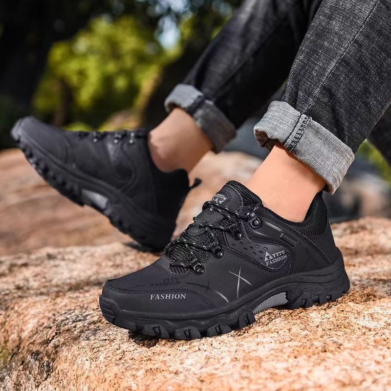 Ready Ship Man's Big Size Hiking Shoes Breathable Outdoor Waterproof Non-Slip Feature Lighted Autumn Winter Season Mesh Insole