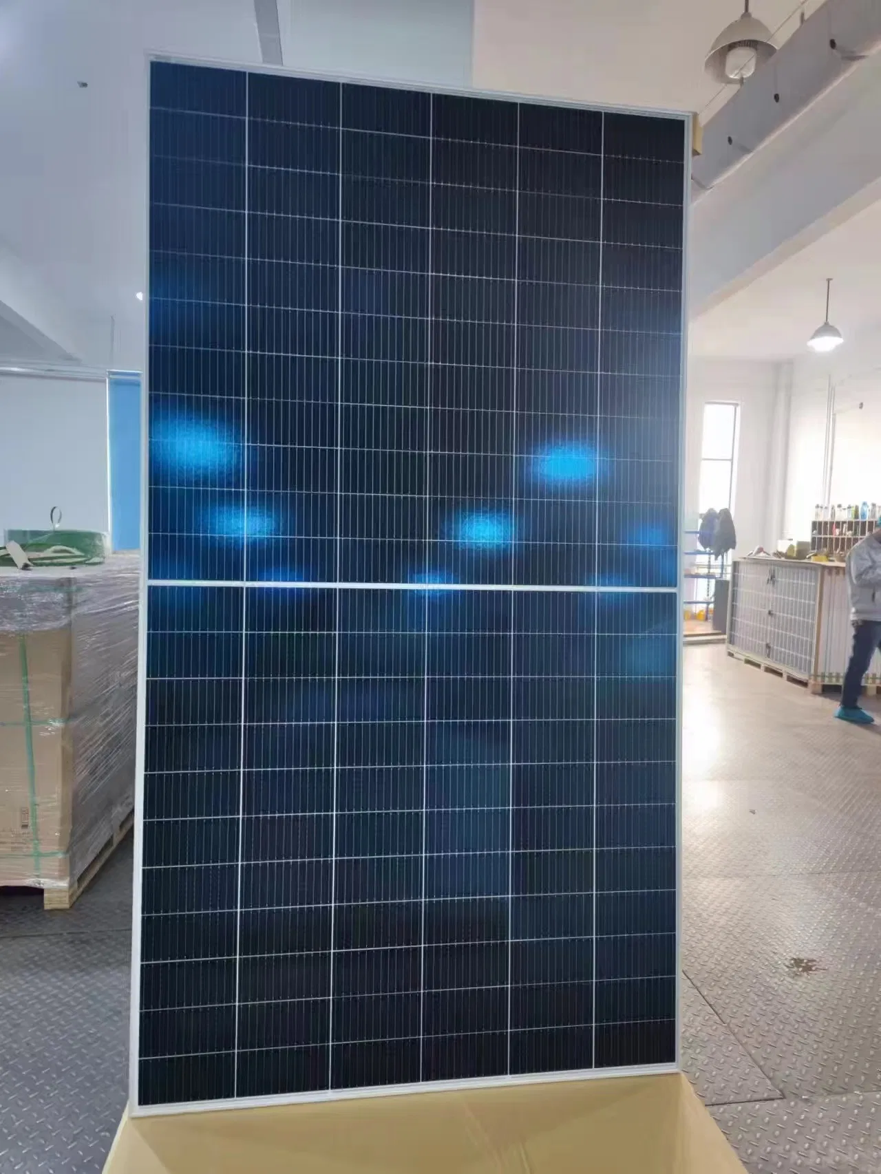 Módulo Solar Perc de Alta Eficiência 600W Painel Solar para Projetos da Indústria Comercial Projetos de Telhado Residencial