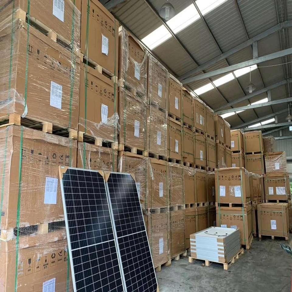 Shenzhen Hopesun Venda Quente 590W Painel Solar de Vidro para Sistema Solar Residencial e Comercial