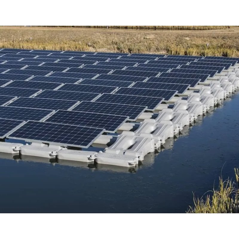 Sistema de Painéis Solares Flutuantes Montados em Plataforma Flutuante Solar