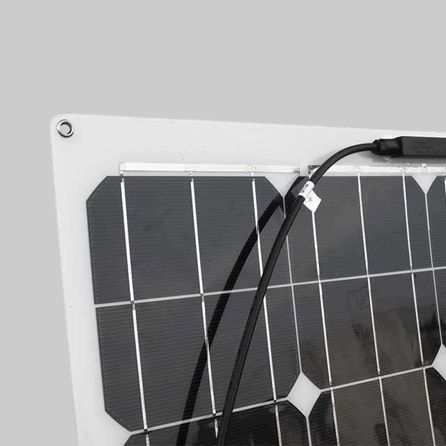 Painel Solar Marinho Versátil para Soluções Energéticas Fáceis