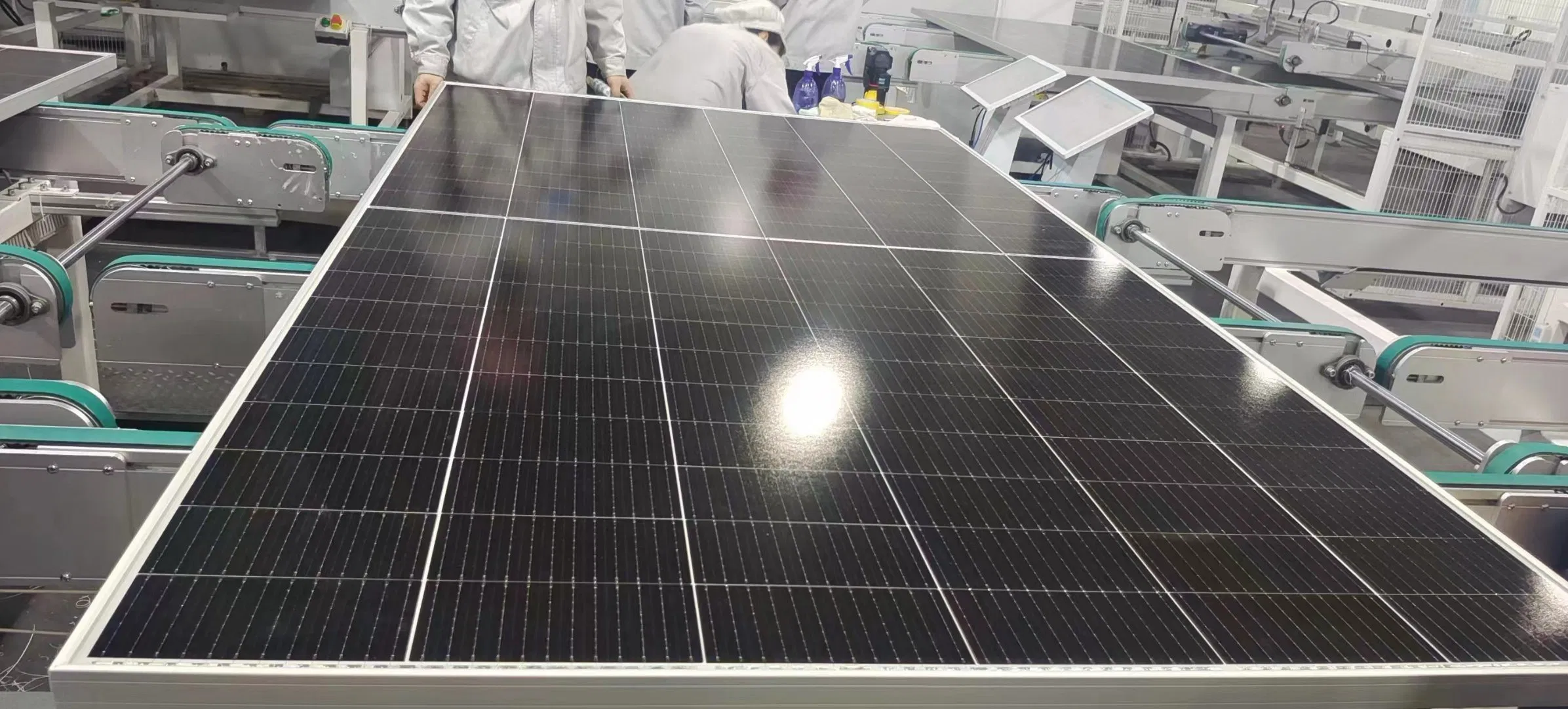 Módulo Solar Perc de Alta Eficiência 600W Painel Solar para Projetos da Indústria Comercial Projetos de Telhado Residencial