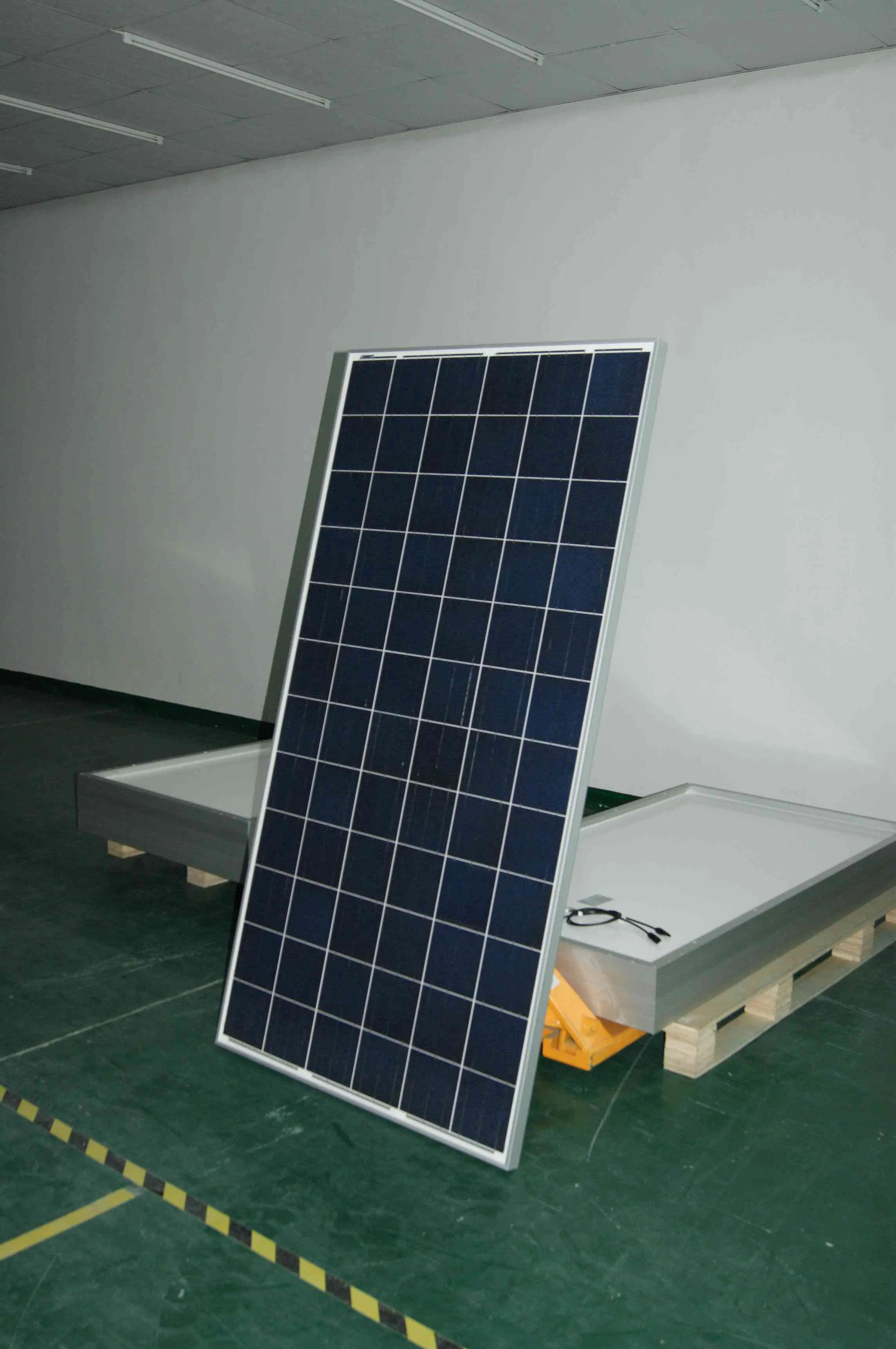 Painel Solar Policristalino de Grau A Top One para Uso em Sistema Solar 300W-360W