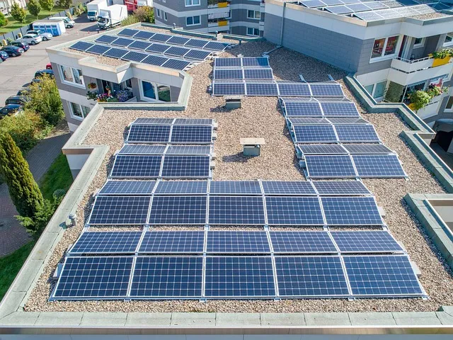 Detalhe do sistema de montagem solar