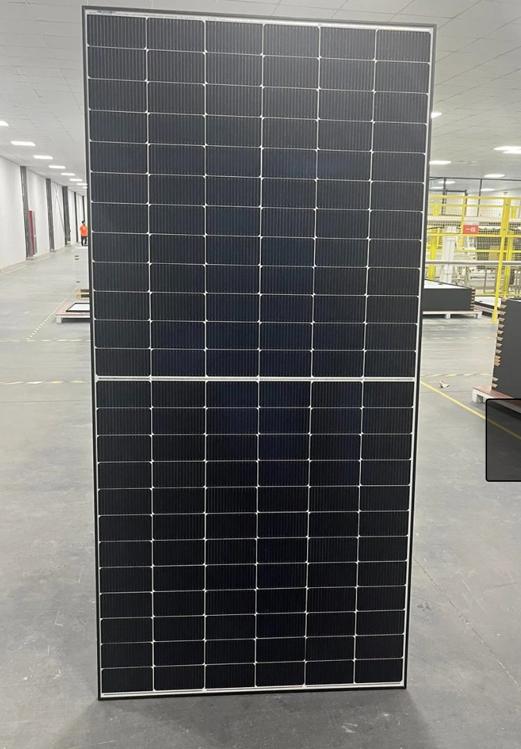 Painel Solar Topcon Longji Jinko de Alta Eficiência a Preços Competitivos para Uso em Sistemas Solares 590W/600W/610W/620W/630W/640W