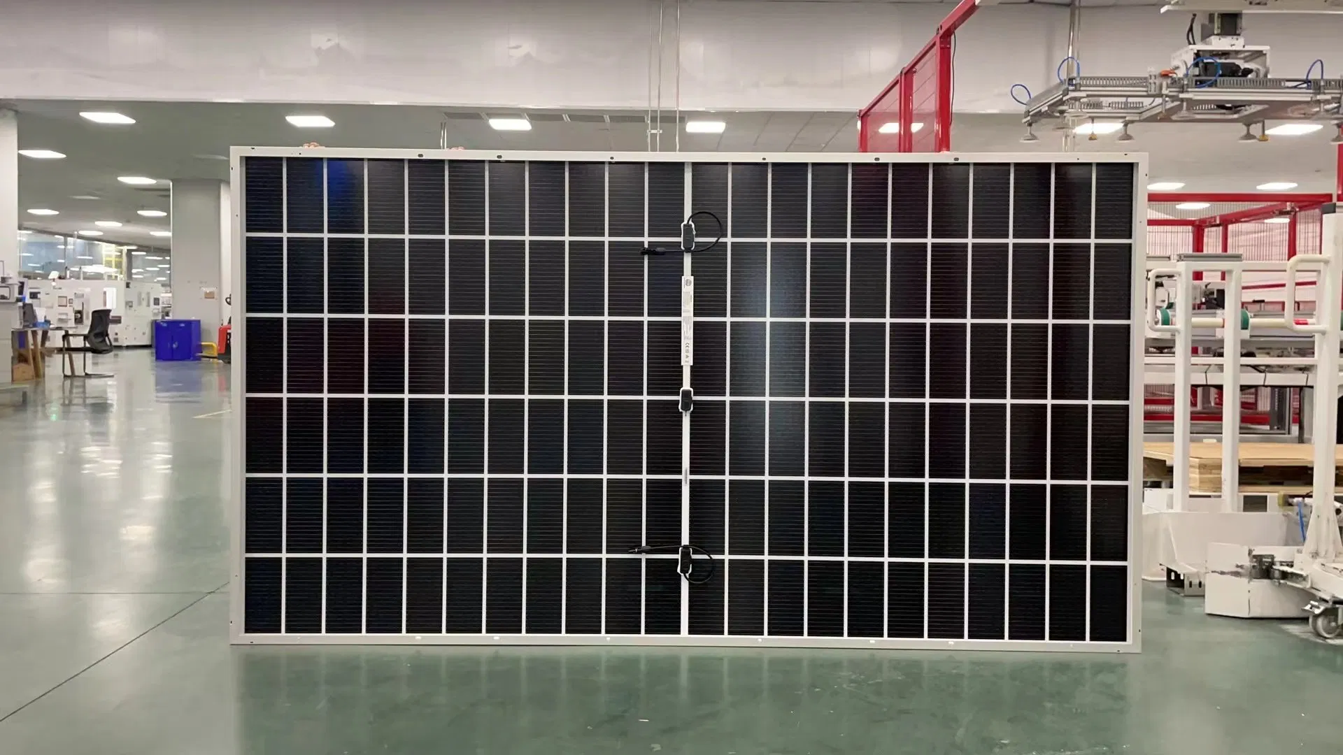 Jinko Longi/Ja/Trina Tongwei Célula 720W Hjt Tipo N 18bb Bifacial Vidro Duplo Célula Semicortada Monocristalina Mono Painéis Solares Energia Solar Poder Solar 700W 750W 800W