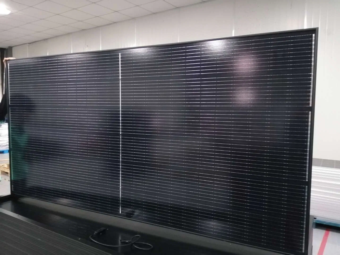 Camada 1 Marca Jinko Longi Ja Trina Módulo PV Bifacial Monocristalino Preto Total para Sistema de Energia Residencial 370W 450W 540W 550W