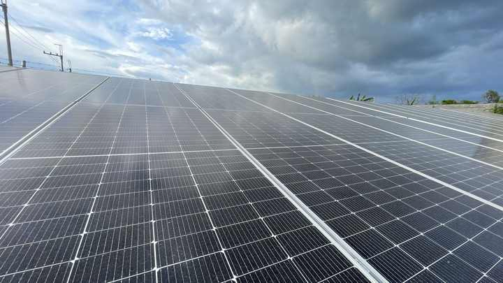 Painéis Solares N-Type de Alta Eficiência Longi para Uso Comercial 730W 750W