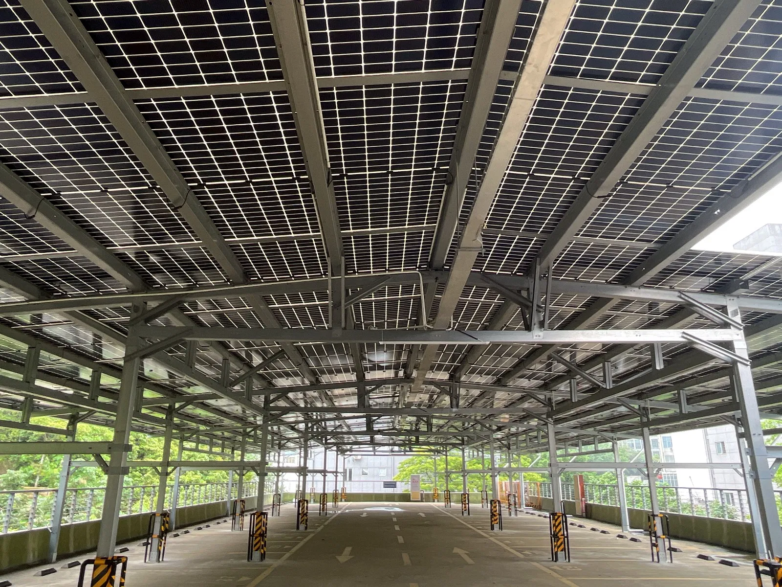Instalação de Painéis Solares no Carport