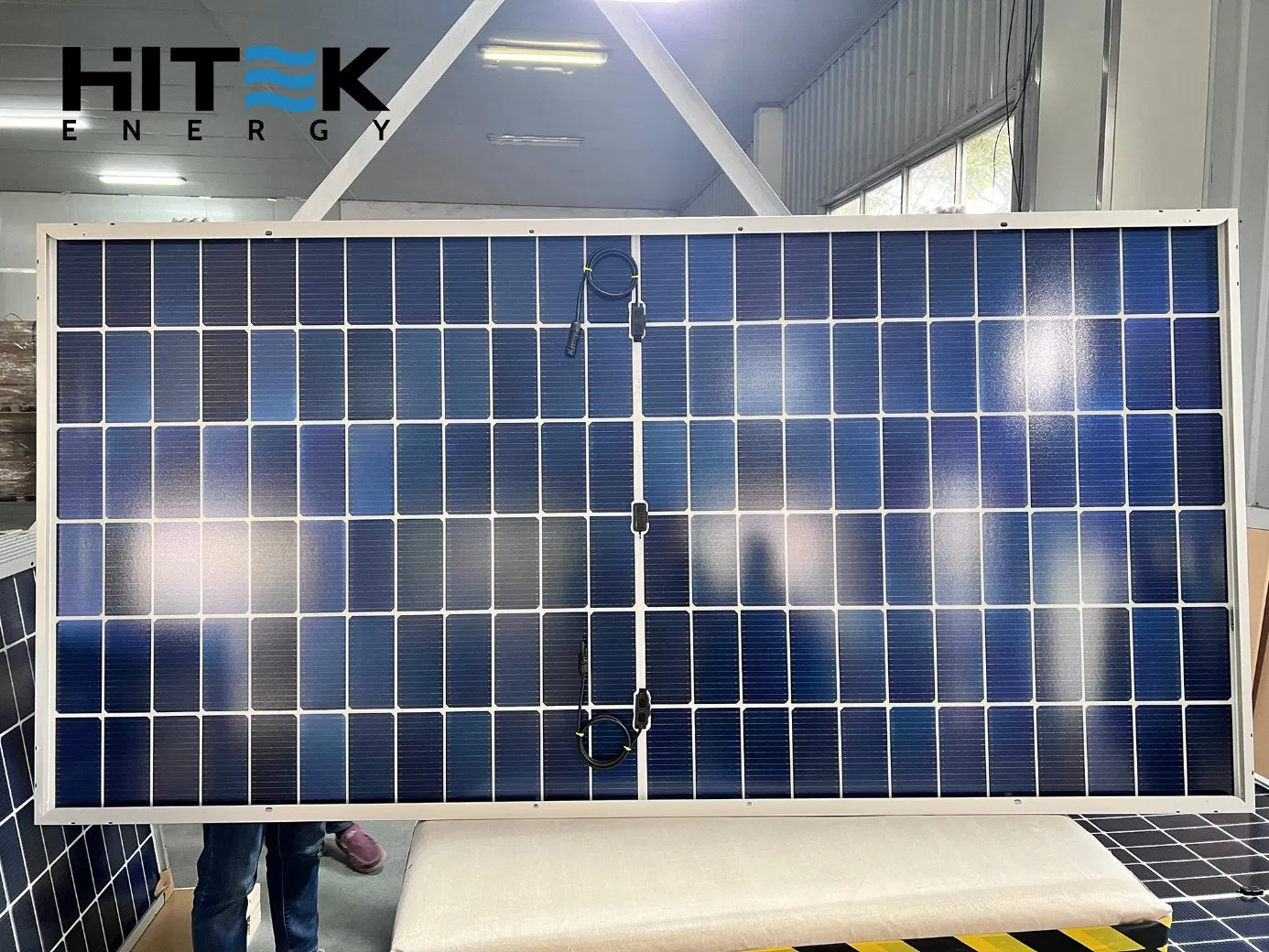 Painéis Solares N Tipo de Alta Eficiência 590W 600W Painel Solar Topcon de Tecnologia Avançada 600 Watt Uso Residencial e Comercial