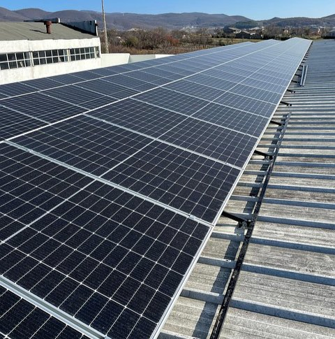 Sistema de Montagem de Painéis Solares Durável para Uso Residencial