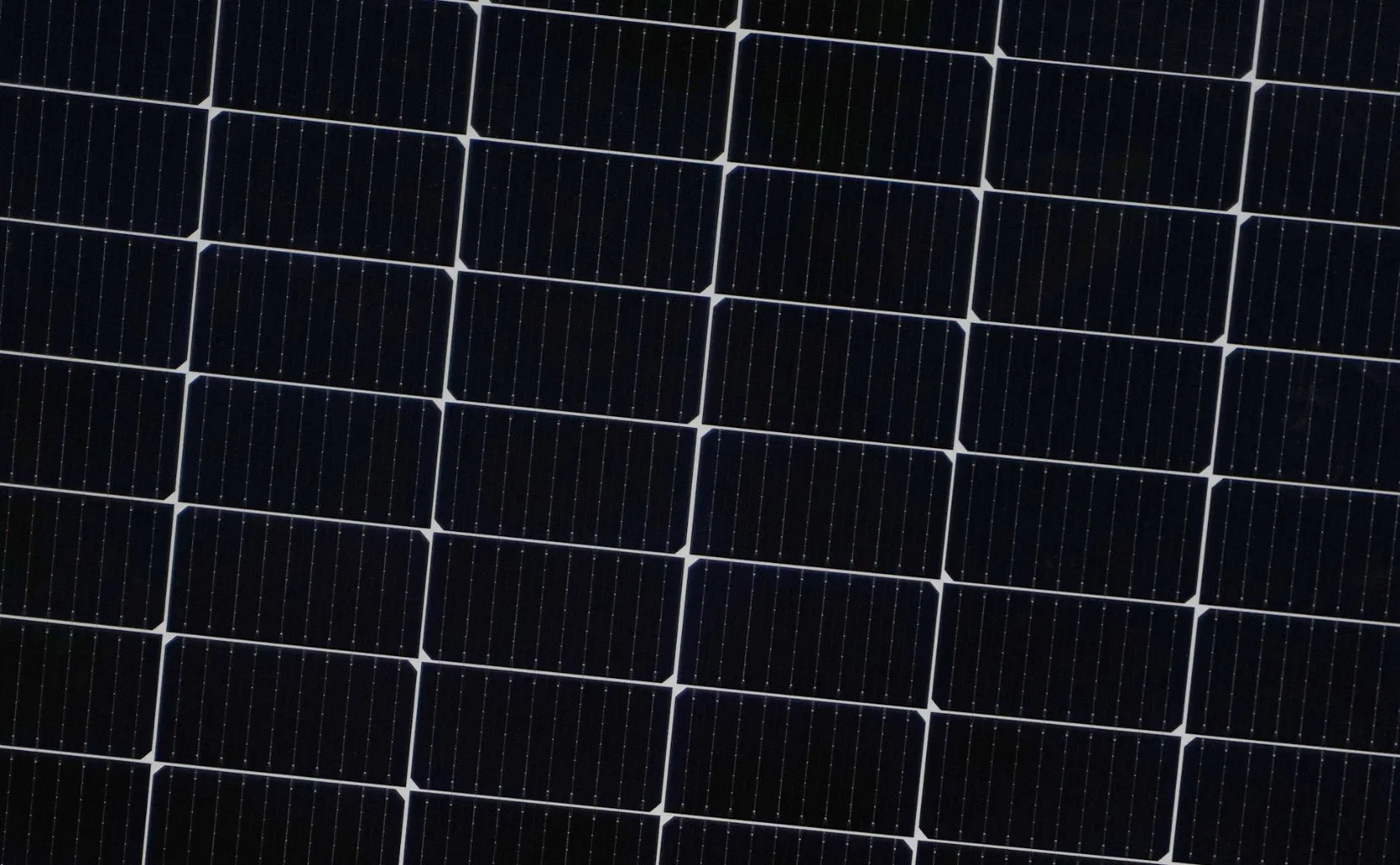 Painel Solar Mono de Corte Lateral de Alta Eficiência 590W 600W 605W Classe A