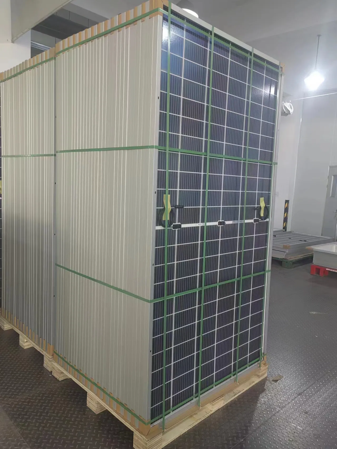 Fabricante da China de 670W Painel Solar Usado para Fazenda Solar
