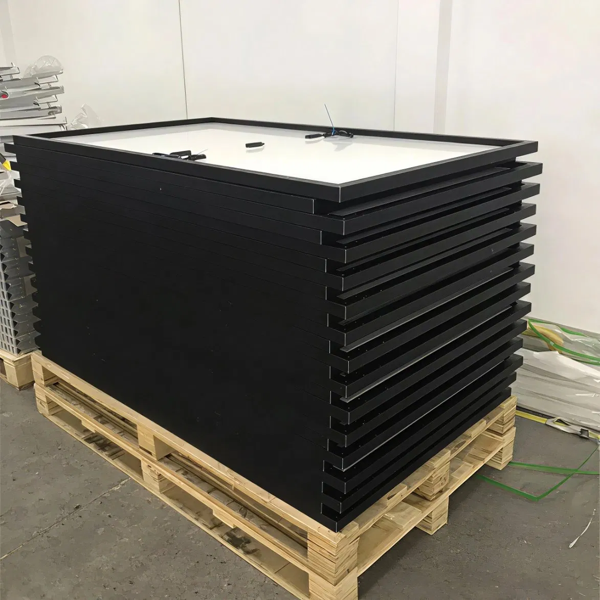 580W Painel Solar Monocristalino Topcon Baixa Tampa 25-Year Garantia para Telhado Comercial