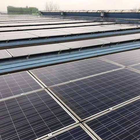 Sistema de Painéis Solares Industriais em Grande Escala Projetado para Projetos de Fazendas Solares Comerciais