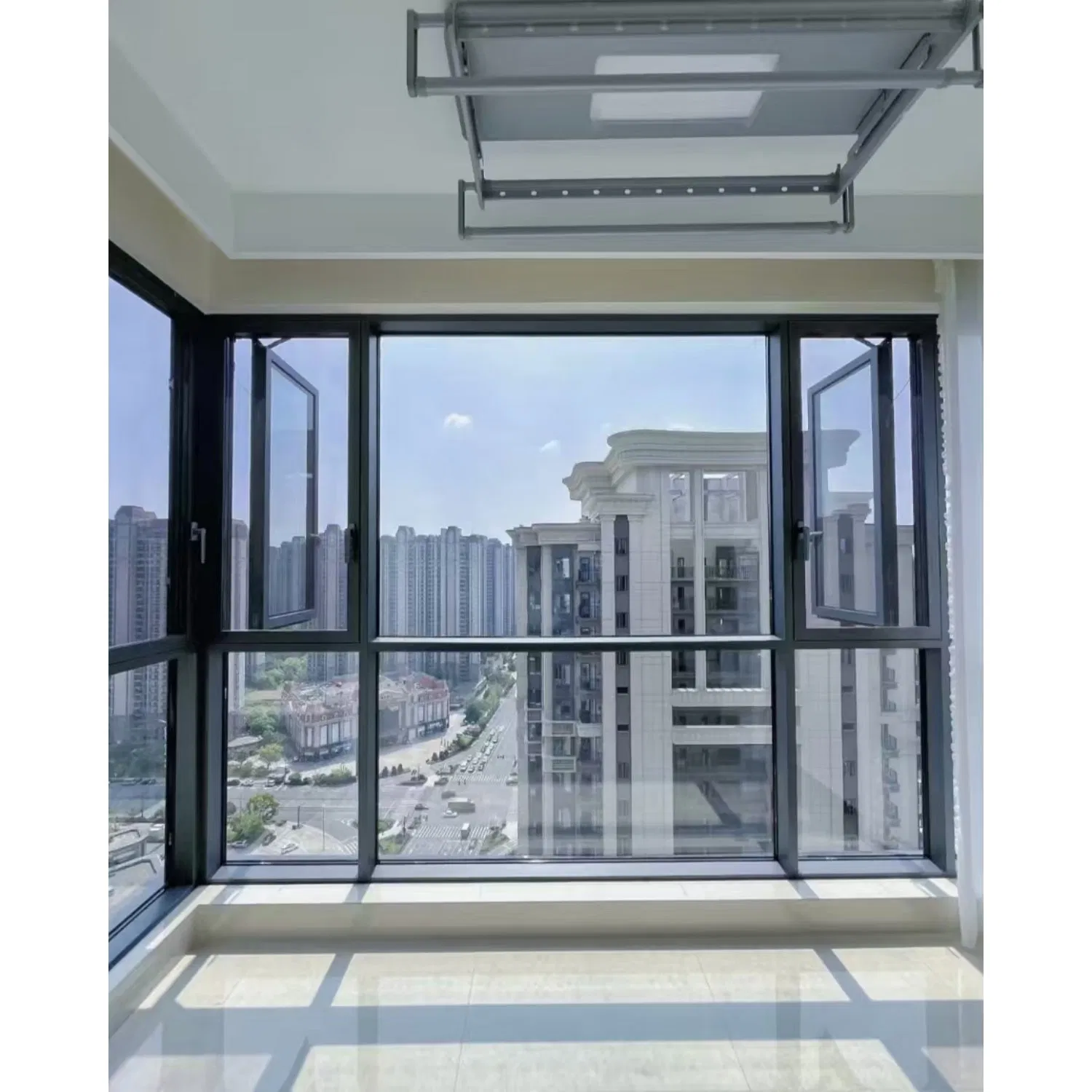in Stock Noise Reduction Insulated Thermal Break Aluminum Casement Window for Exhibition Halls