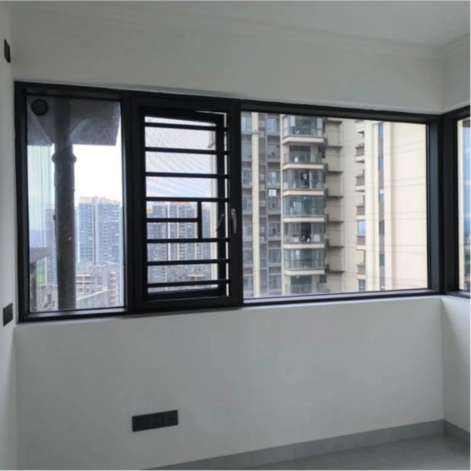 in Stock Noise Reduction Insulated Thermal Break Aluminum Casement Window for Exhibition Halls