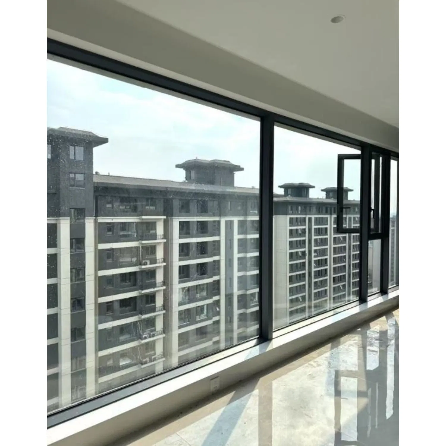 in Stock Noise Reduction Insulated Thermal Break Aluminum Casement Window for Exhibition Halls
