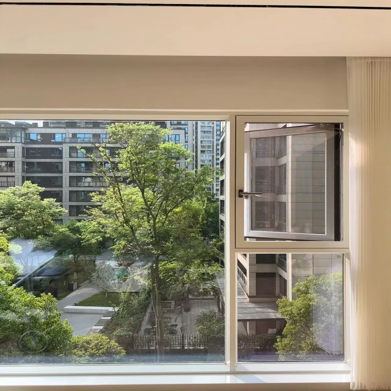 China Customized Alloy Winstar Casement Metal Folding Glass Aluminum Alloy Windows with Enhanced Security