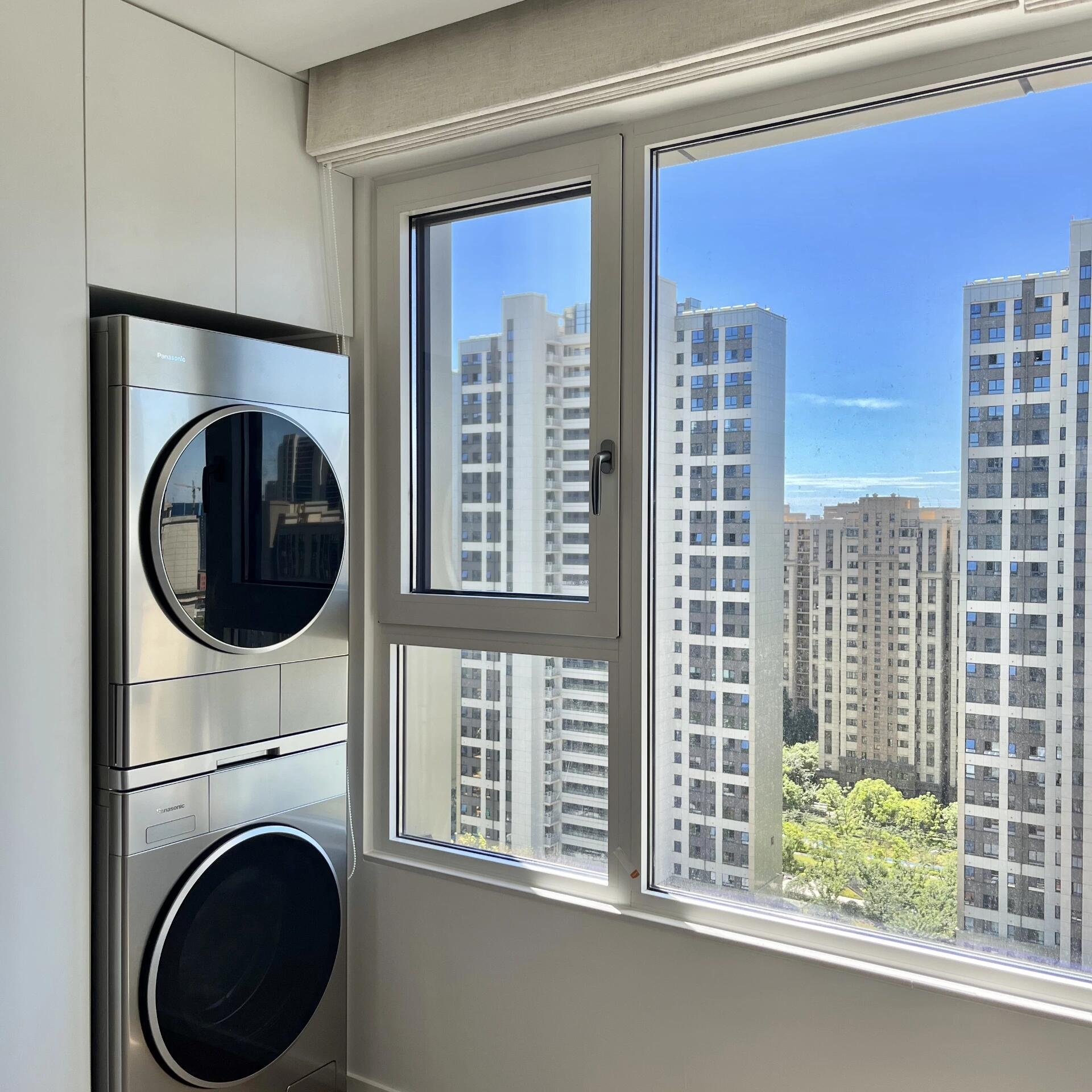 Wind Load Certified Aluminum Casement Windows Tempered Modern for Living Room Horizontal Swing High Rise Structural Strength