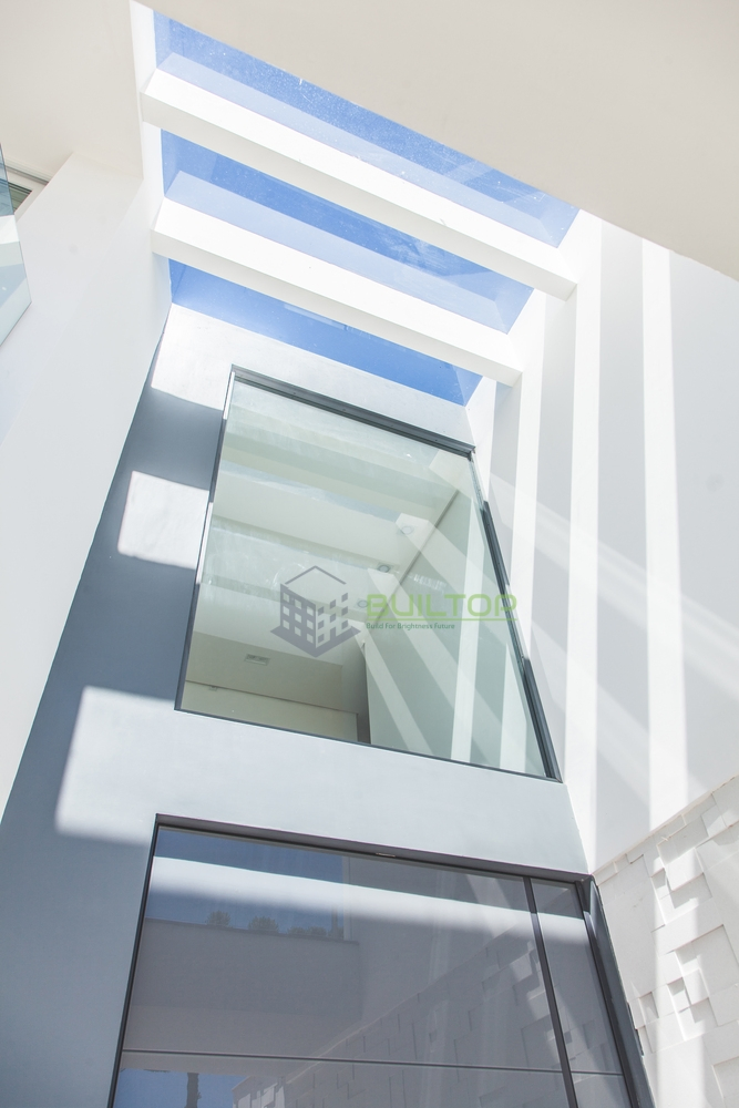 Architectural-Grade Aluminum Casement Window – Sleek Structural Design