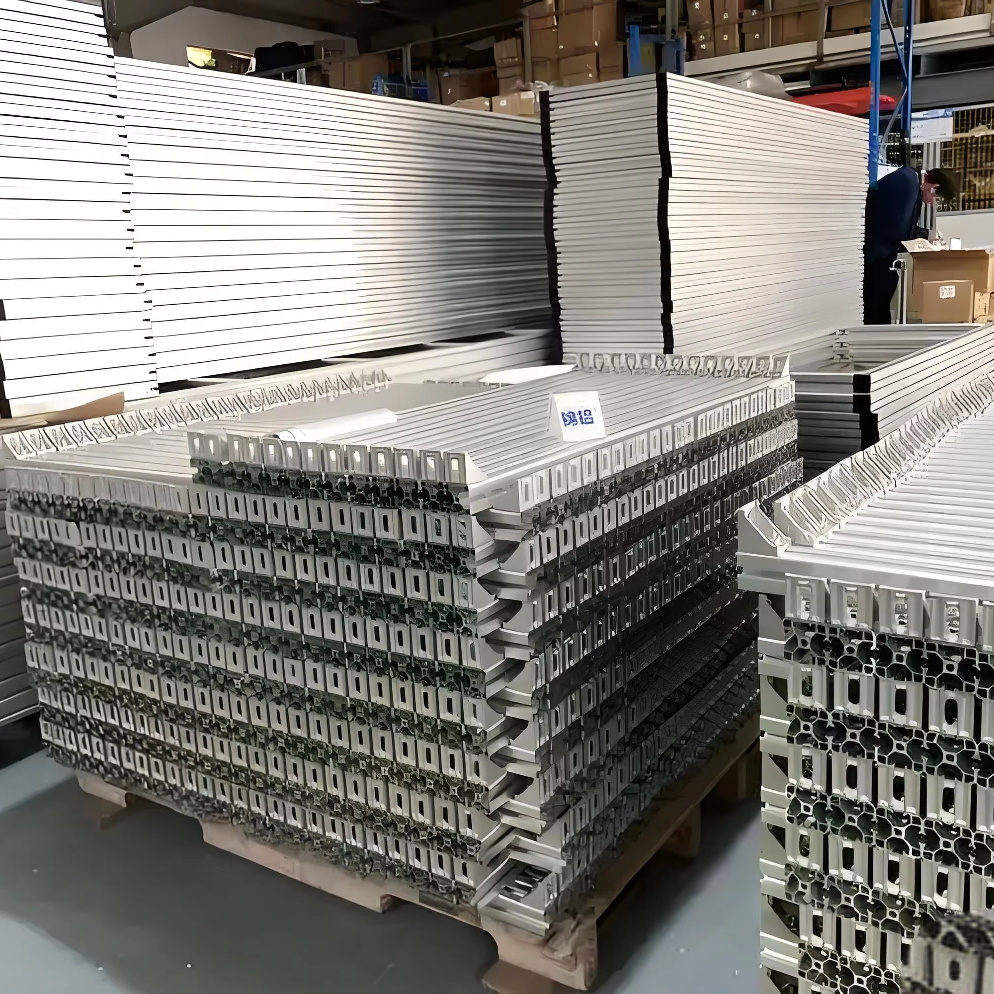 Customized Industrial 6000 Series Aluminum Extruded Profiles Square Shape Aluminum Structures Door Window Structures