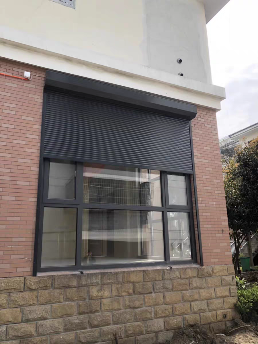Custom Modern Aluminum Alloy Roll Window Shutters Industrial Electric Hurricane Roller Louver System Automatic Exterior Use
