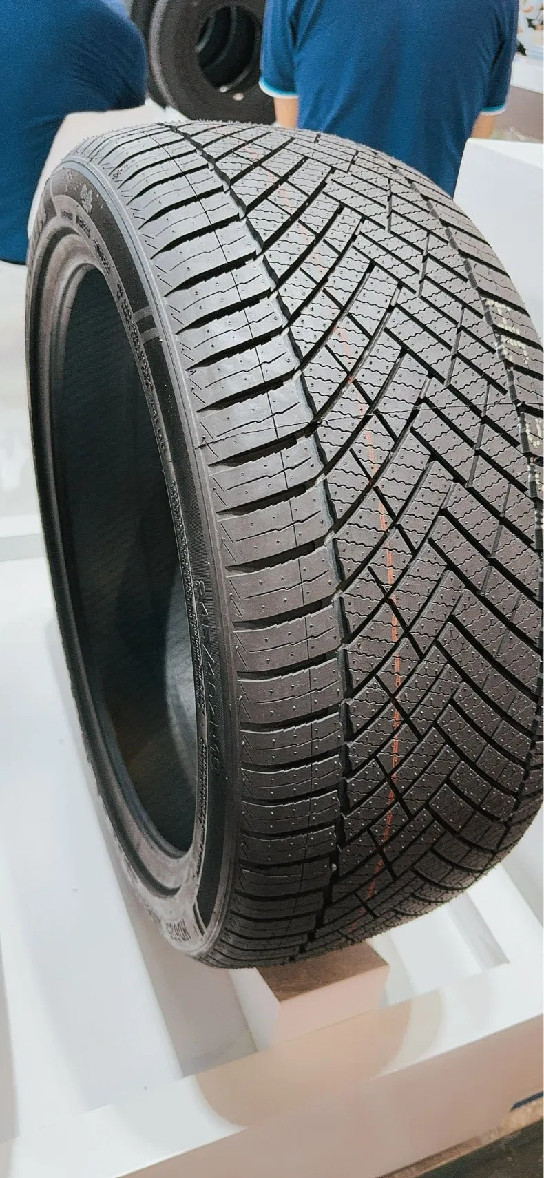 Mileking Haida Mk625 HD625 All Season Passenger Car Tires Full Series of Sizes 14'' 15'' 16'' 17'' 18'' 19'' Winter Snow EV Tyres in Wholesaler Bulk Prices
