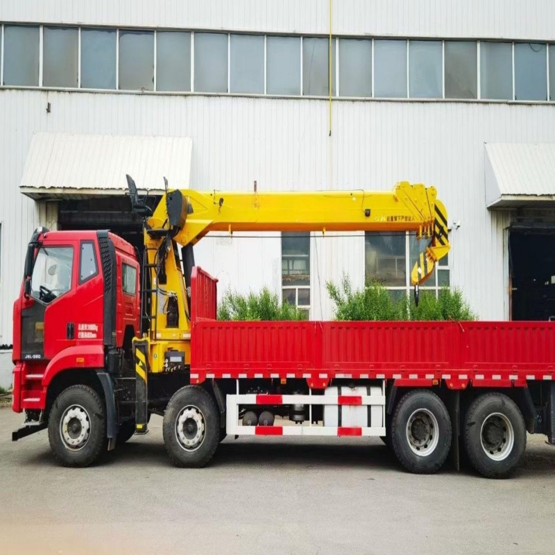Durable &amp; Reliable 16 Ton Telescopic Boom Truck Mounted Crane for Industrial Applications
