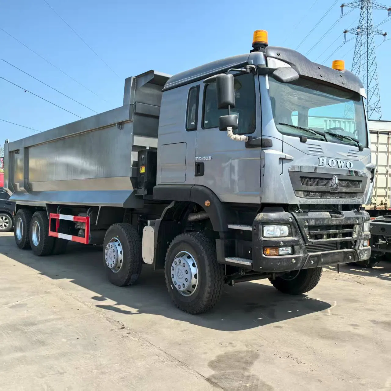 HOWO Shakman Heavy-Duty Cargo Truck - Rear-Tilting Dump Truck - Mining Truck - Construction Waste Truck - Garbage Truck - Towing Vehicle