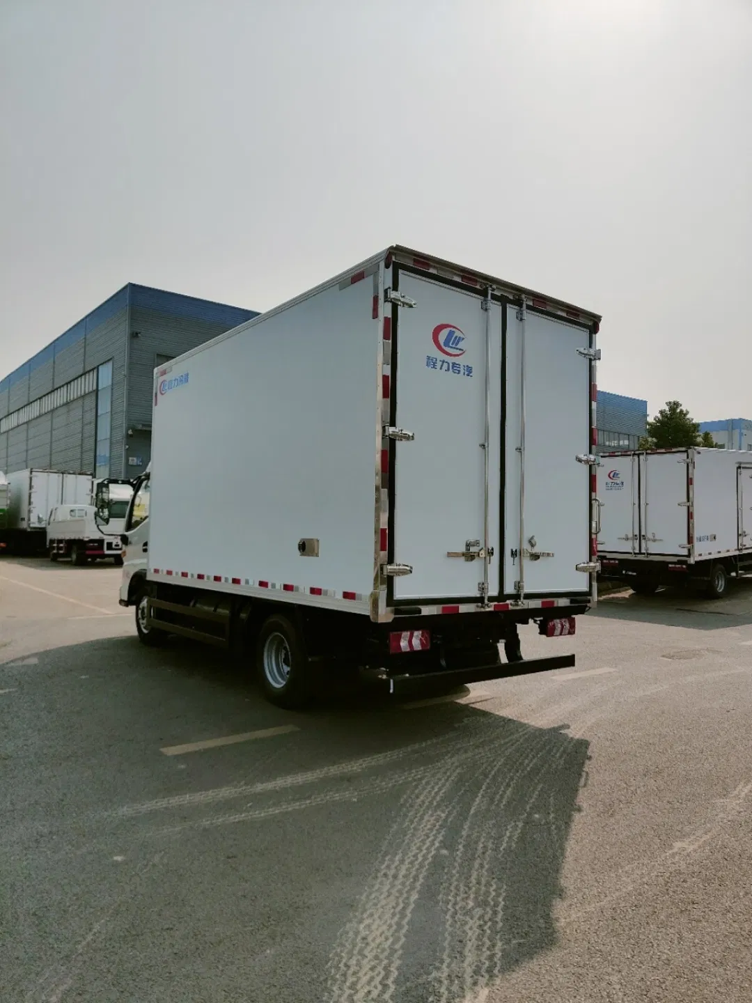 JAC V5 Gas Fuel Refrigerated Truck for Fresh Meat and Milk Transport