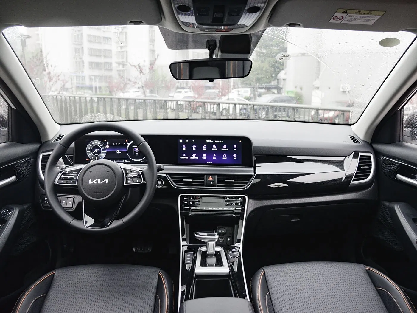 Cost-Effective Spark-Ignition Engine Vehicle for Areas with Limited Charging Infrastructure