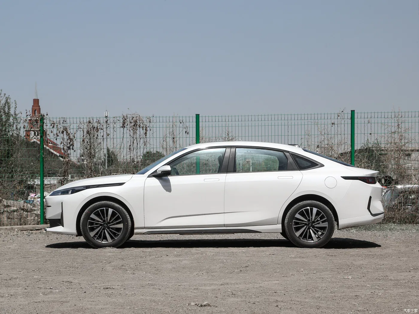 Changan Qiyuan A05 New Energy Car - High-Performance Electric/Hybrid Vehicle