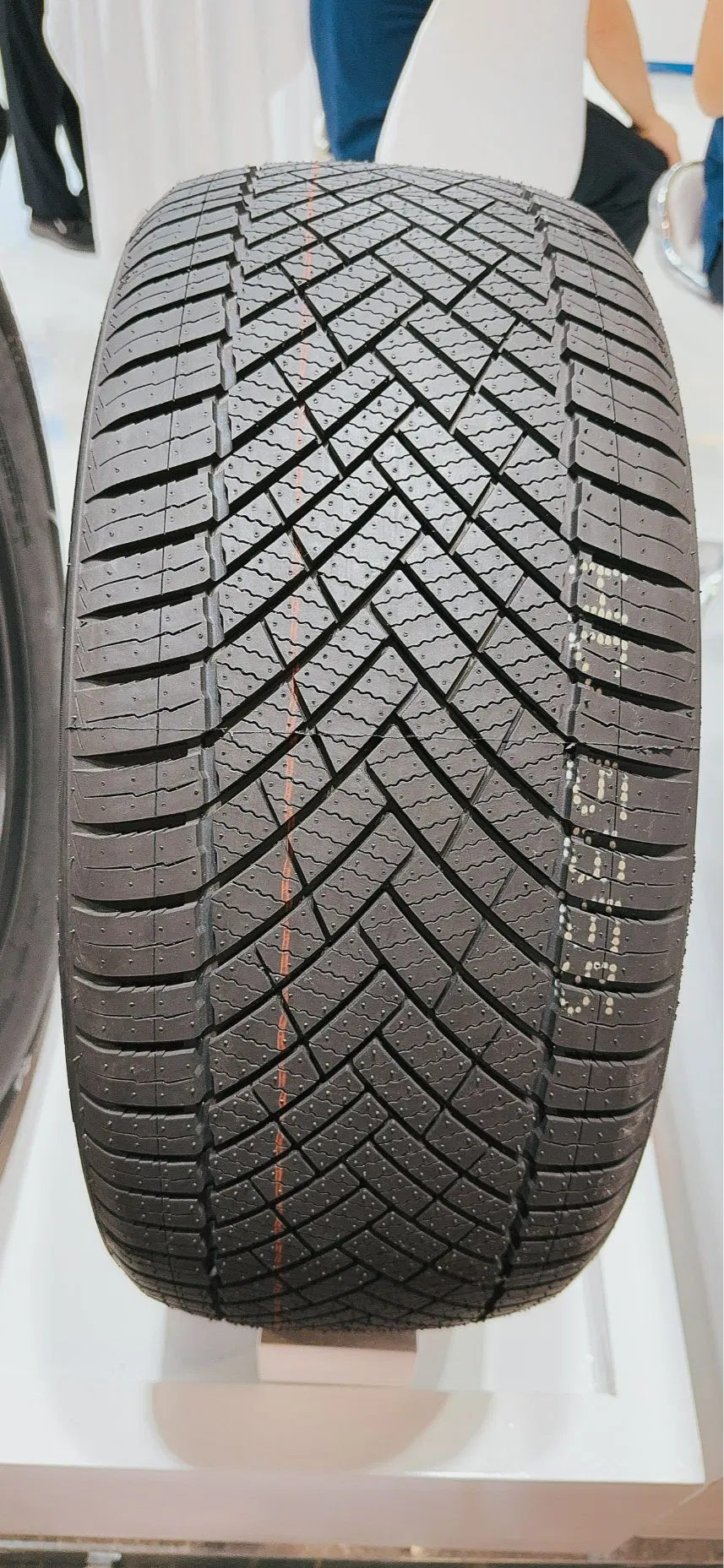 Mileking Haida Mk625 HD625 All Season Passenger Car Tires Full Series of Sizes 14'' 15'' 16'' 17'' 18'' 19'' Winter Snow EV Tyres in Wholesaler Bulk Prices