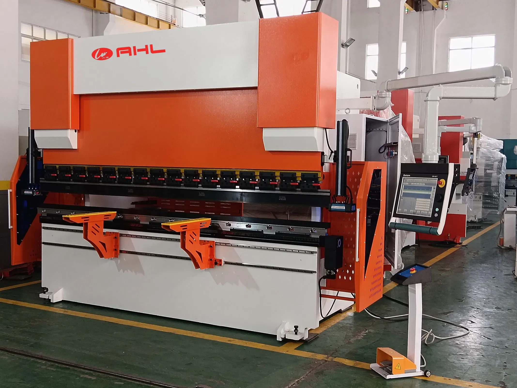 Eco-Friendly Hydraulic CNC Press Brake with Energy Recovery for Sustainability